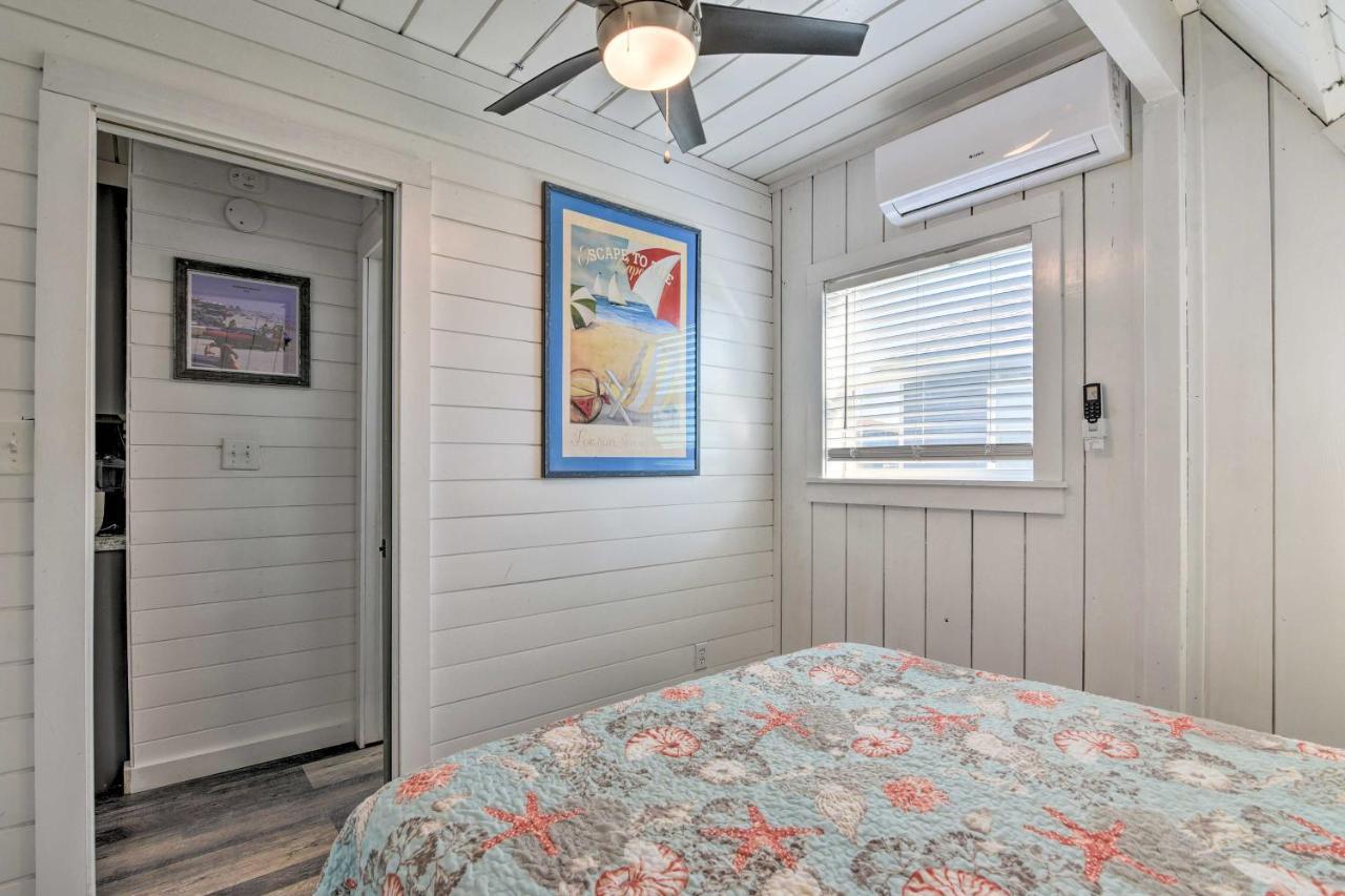 A-Frame Home With Deck - 2 Blocks To Surfside Beach! Экстерьер фото