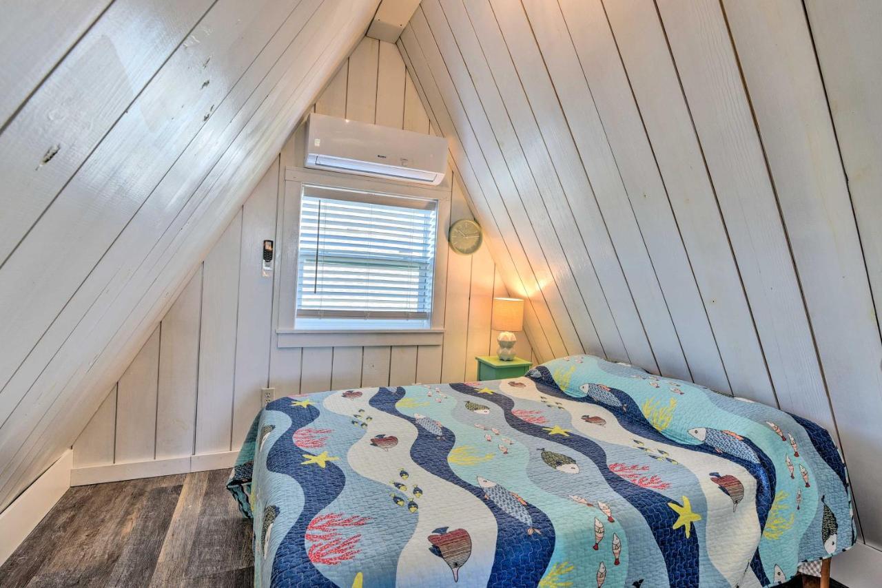 A-Frame Home With Deck - 2 Blocks To Surfside Beach! Экстерьер фото