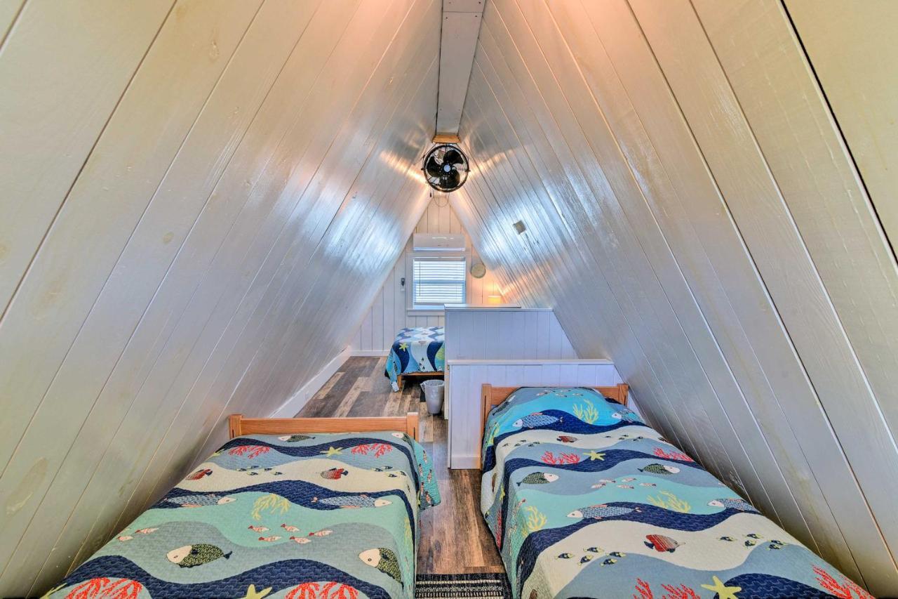 A-Frame Home With Deck - 2 Blocks To Surfside Beach! Экстерьер фото